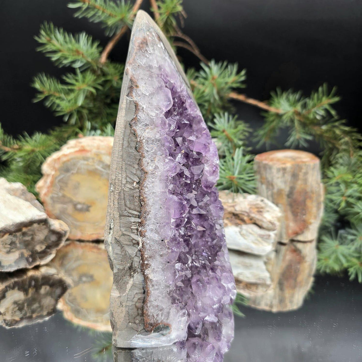 High-grade uruguayan amethyst crystal geode cut base | amu-77