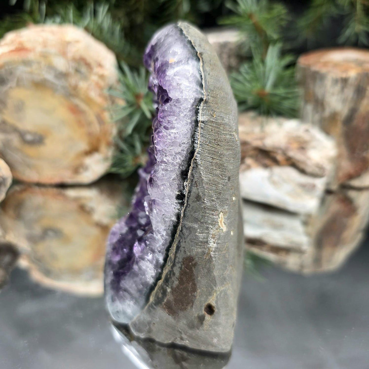 High-grade uruguayan amethyst crystal geode cut base | amu-75