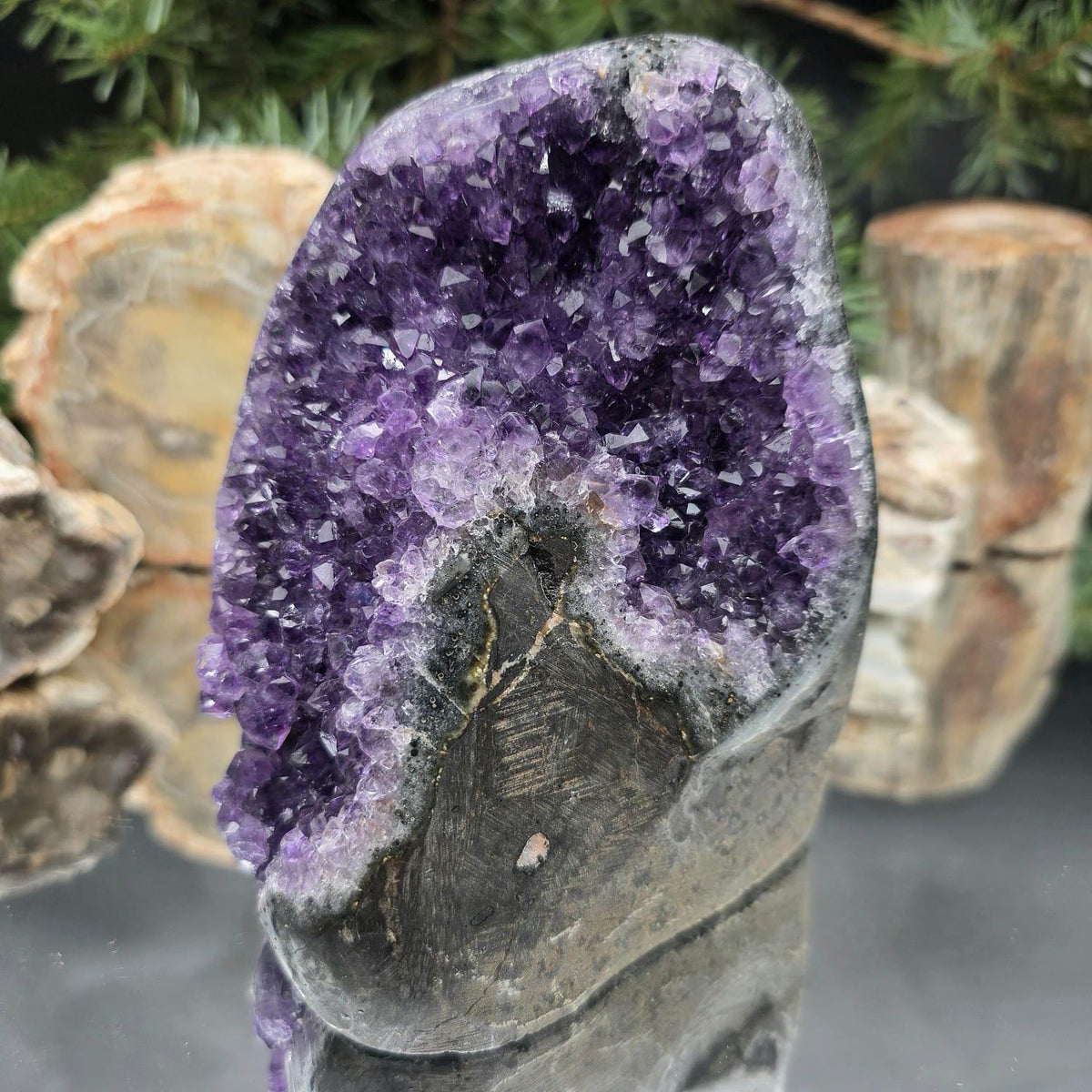 High-grade uruguayan amethyst crystal geode cut base | amu-29