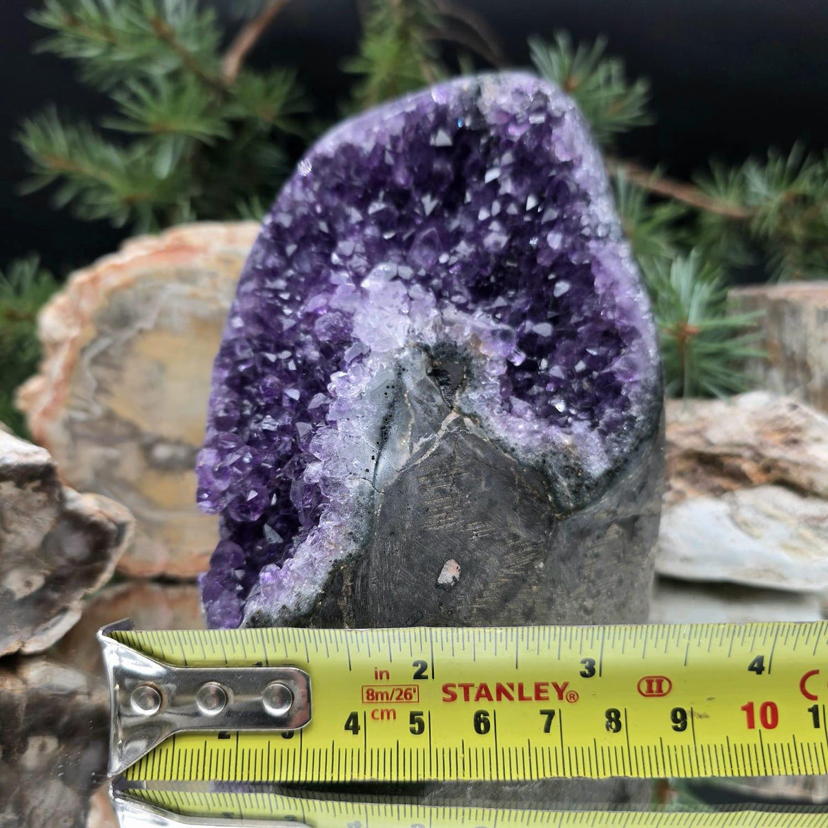 High-grade uruguayan amethyst crystal geode cut base | amu-29