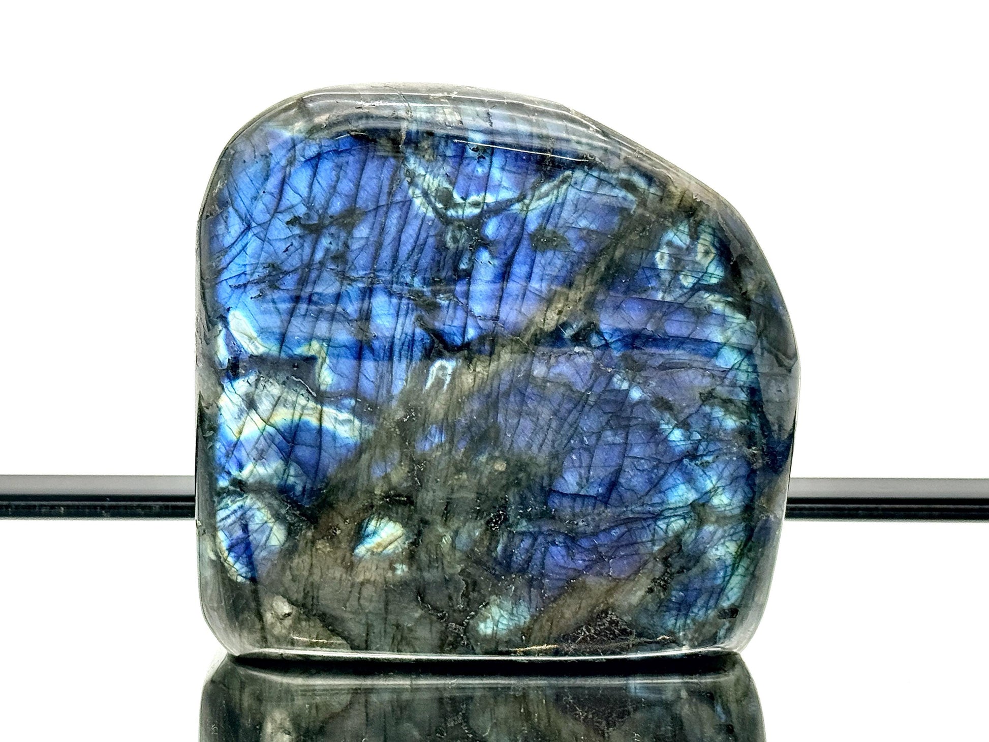 High flash labradorite crystal