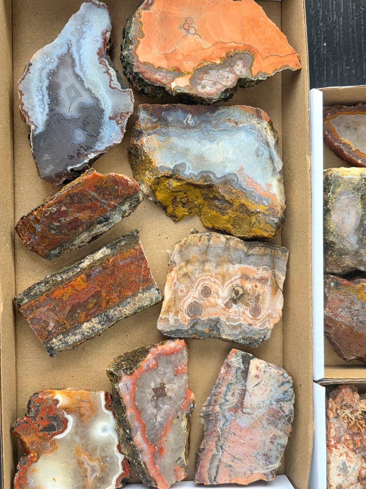 moroccan-agate-slices-tumbling-cabbing-stone