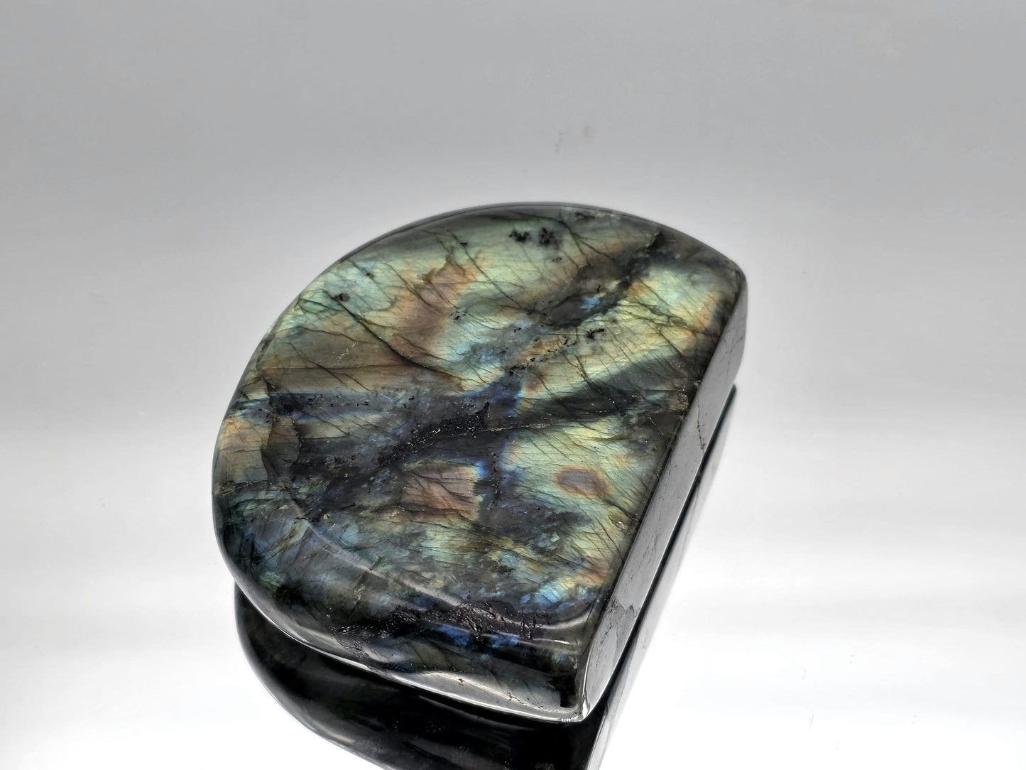 Labradorite Crystal Freeform With Strong Flash 0.48KG - Madagascar - #31