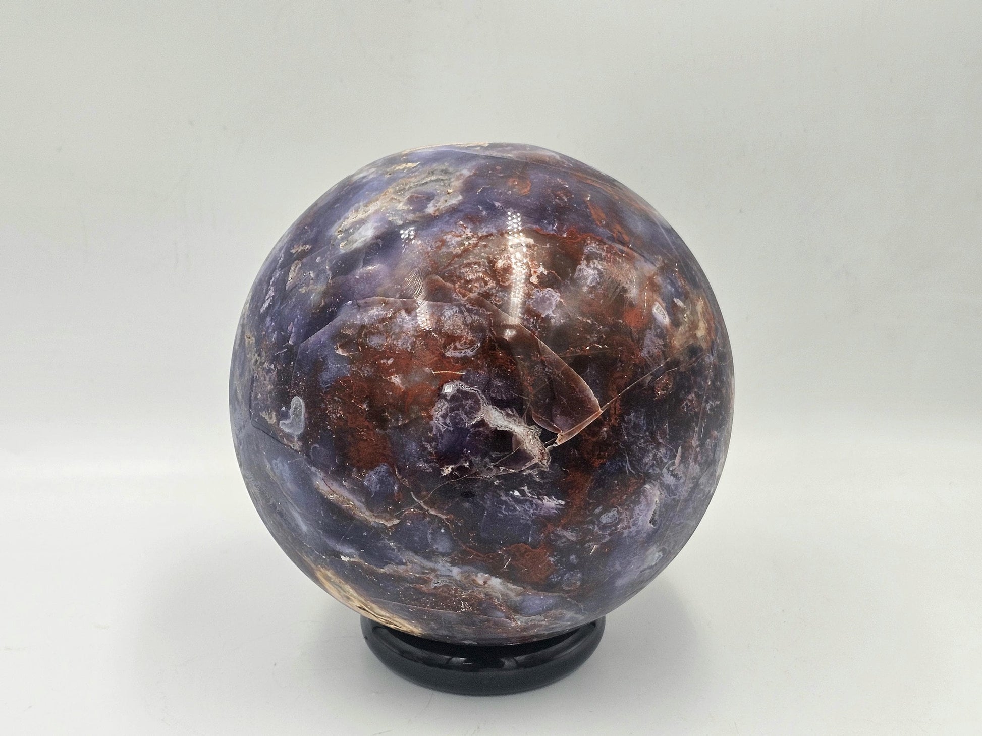 Violet agate sphere from Madagascar with stunning colour