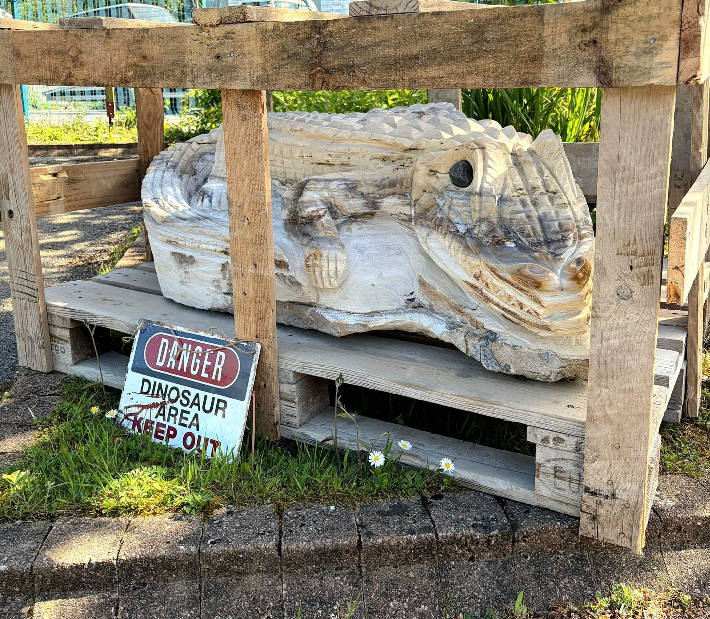 front angle of agate crocodile sculpture