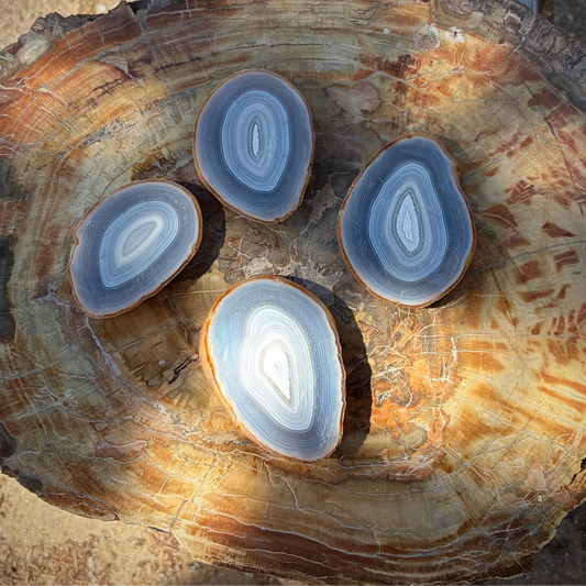 Four-piece Agate collection for crystal home decor