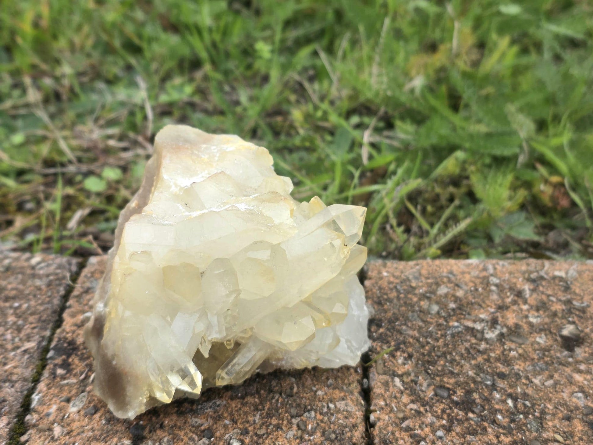 Golden Madagascan citrine cluster for elegant home décor