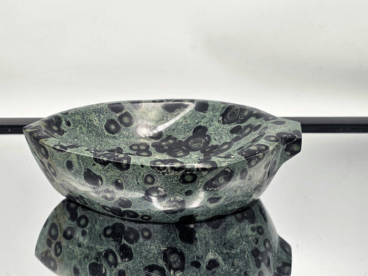 Green crystal Kambaba Jasper bowl for healing energy.