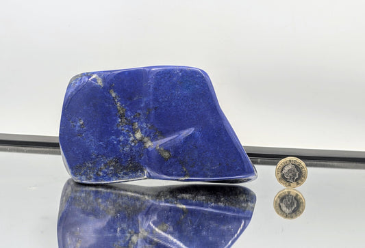 polished Lapis Lazuli freeform with natural colour contrast.