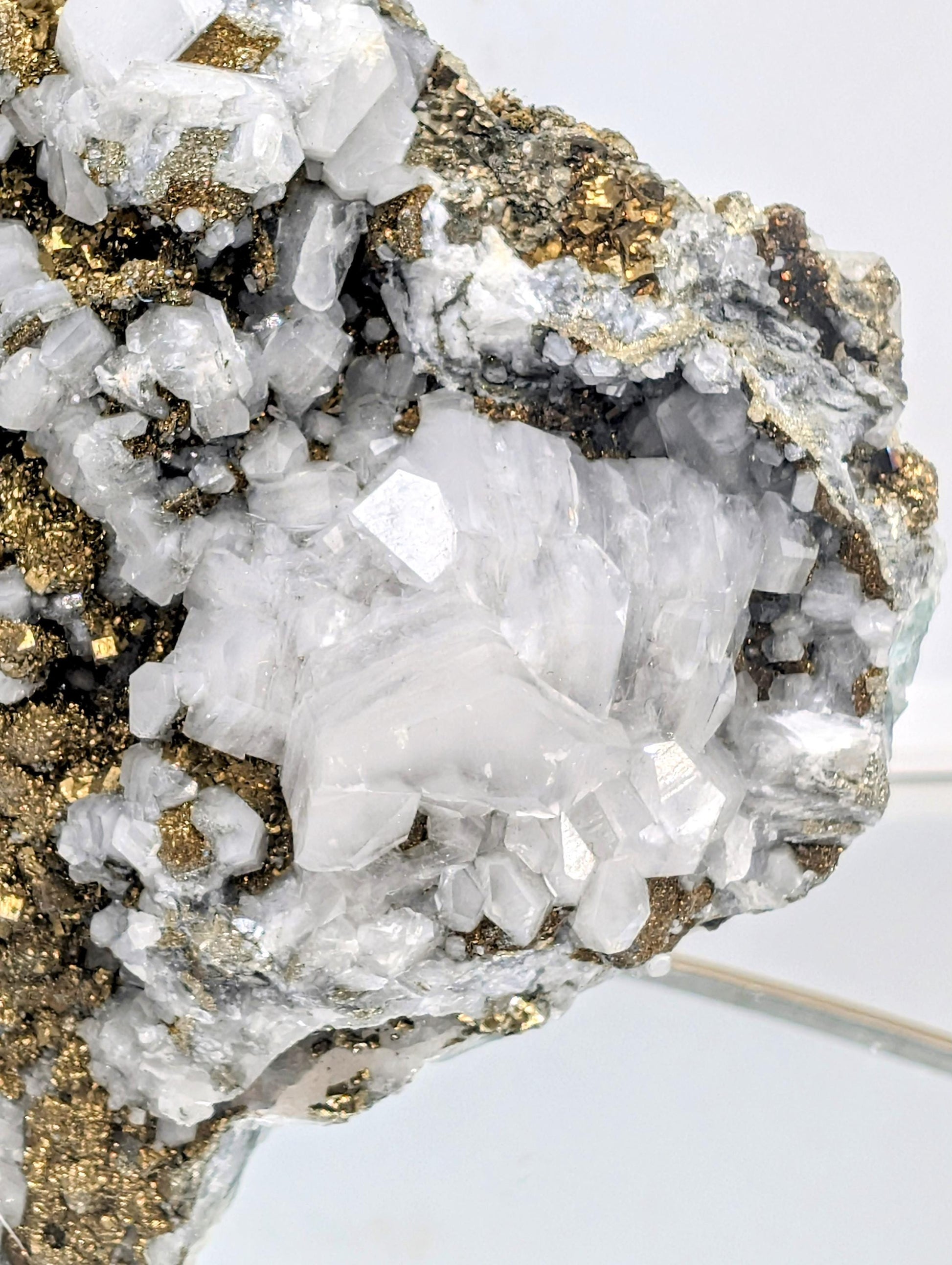  Large chalcopyrite and fluorite mineral specimen for collectors