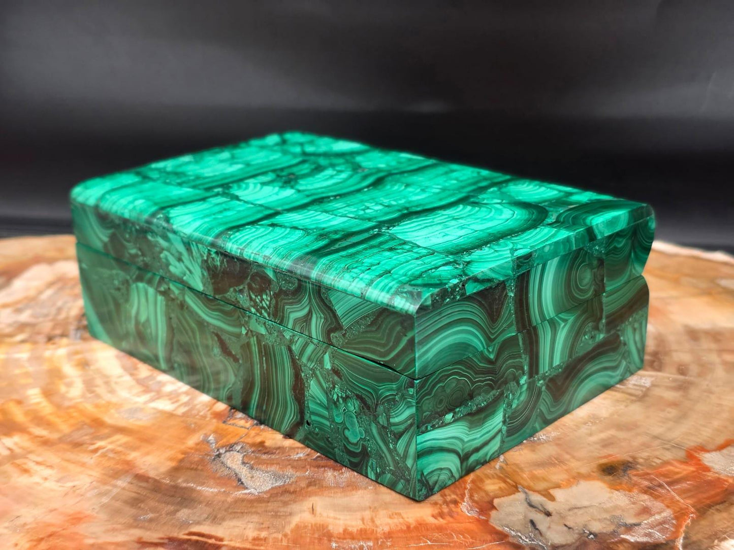 Large genuine Malachite jewellery and crystal storage box with polished finish and hinged lid.