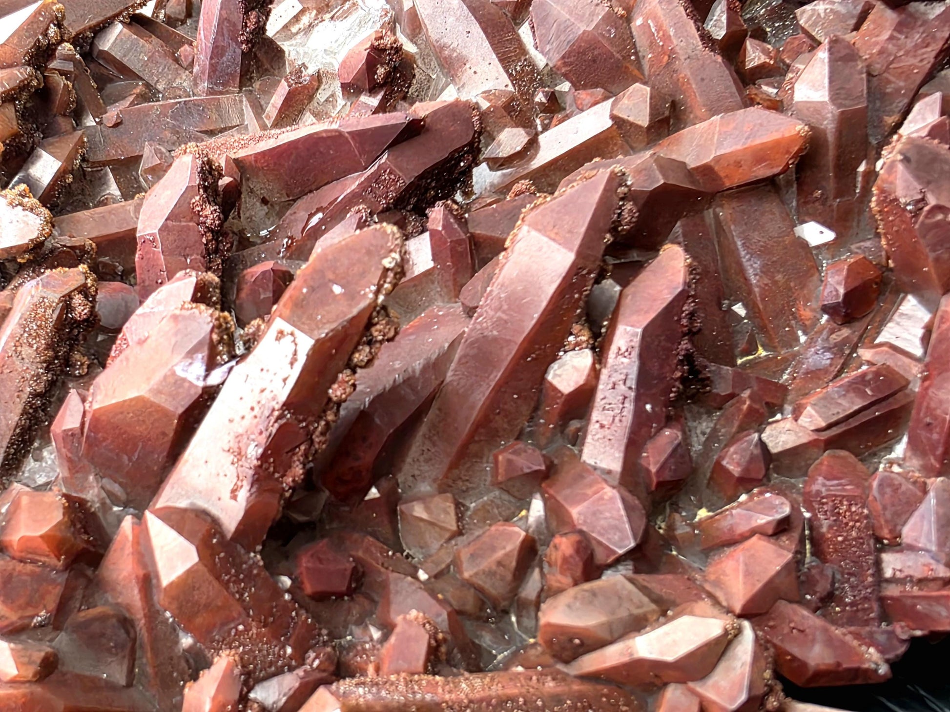 large Quartz cluster enhanced by Hematite staining