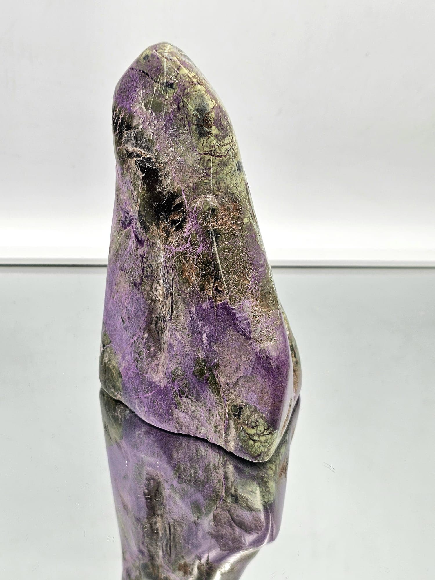 large stichtite crystals