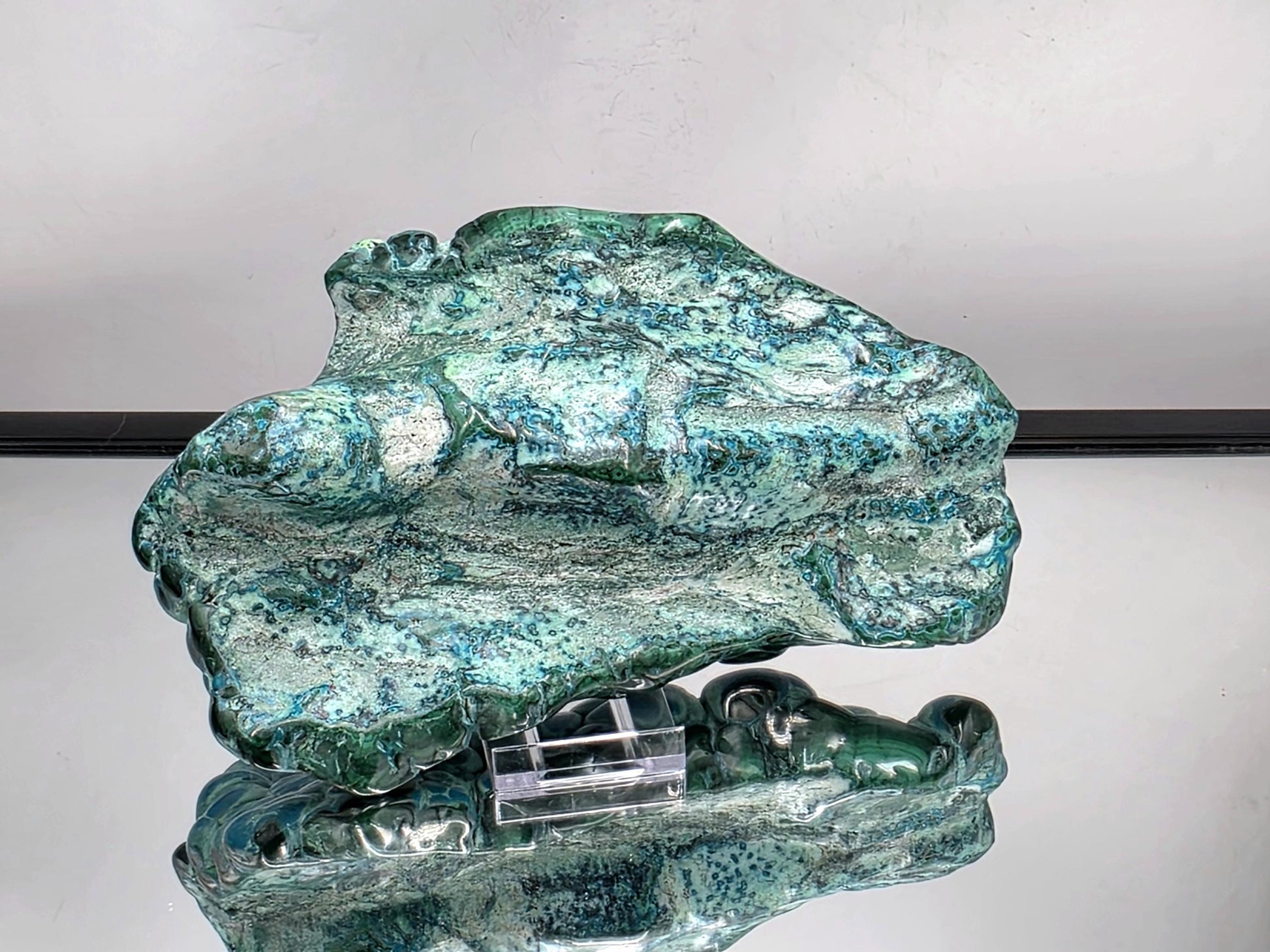 Comparison of polished and natural Malachite Chrysocolla texture