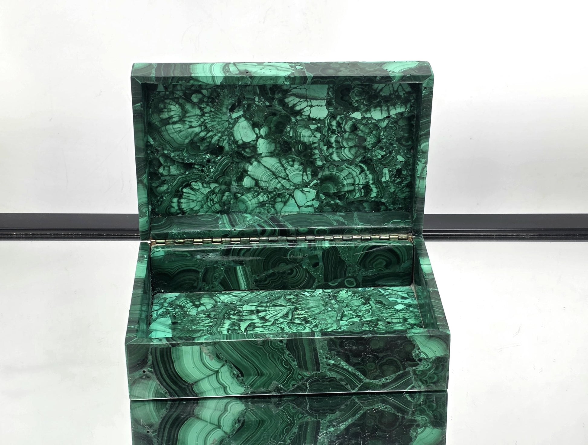 Genuine Malachite crystal box for jewellery and keepsakes
