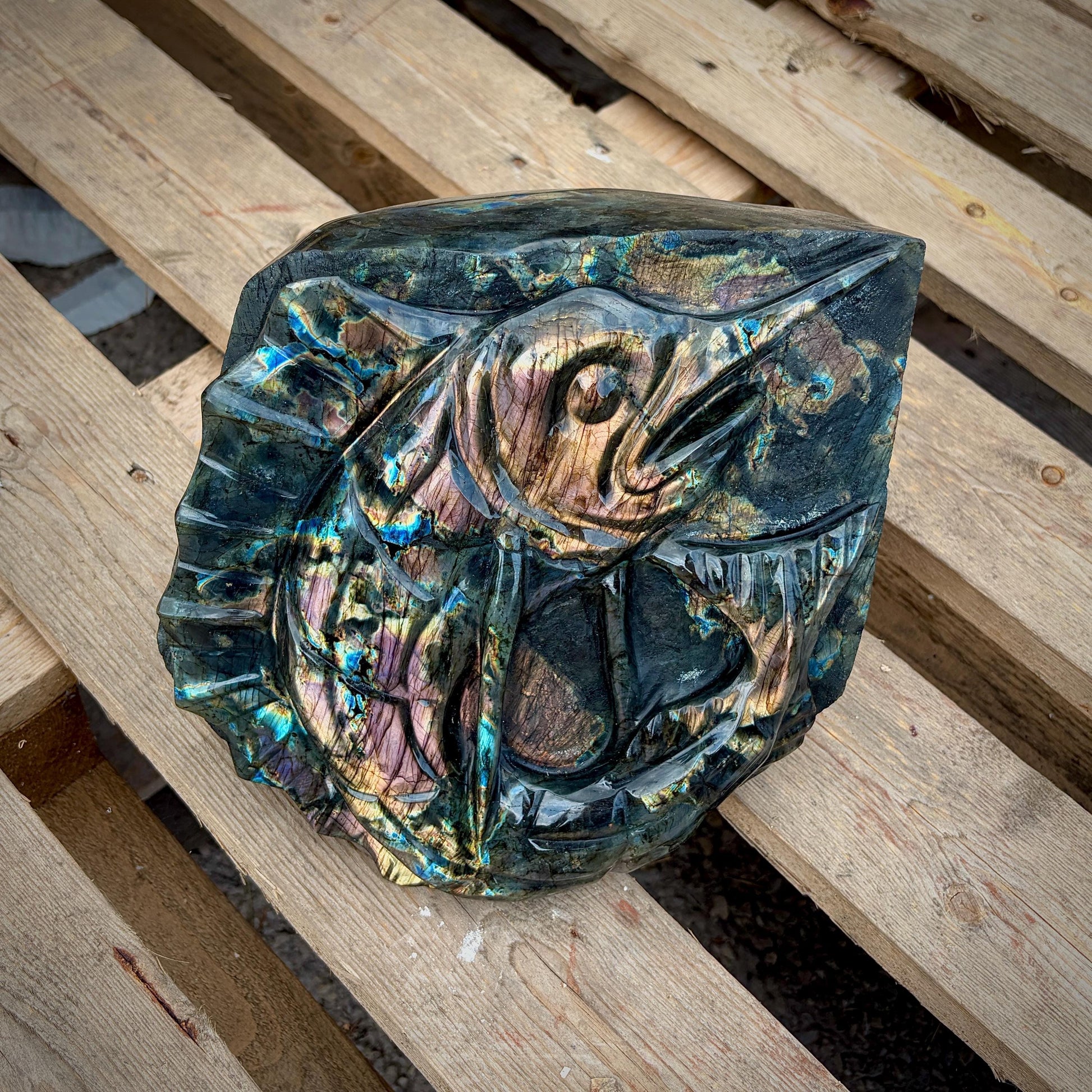 Decorative crystal fish freeform for collectors and fishing enthusiasts