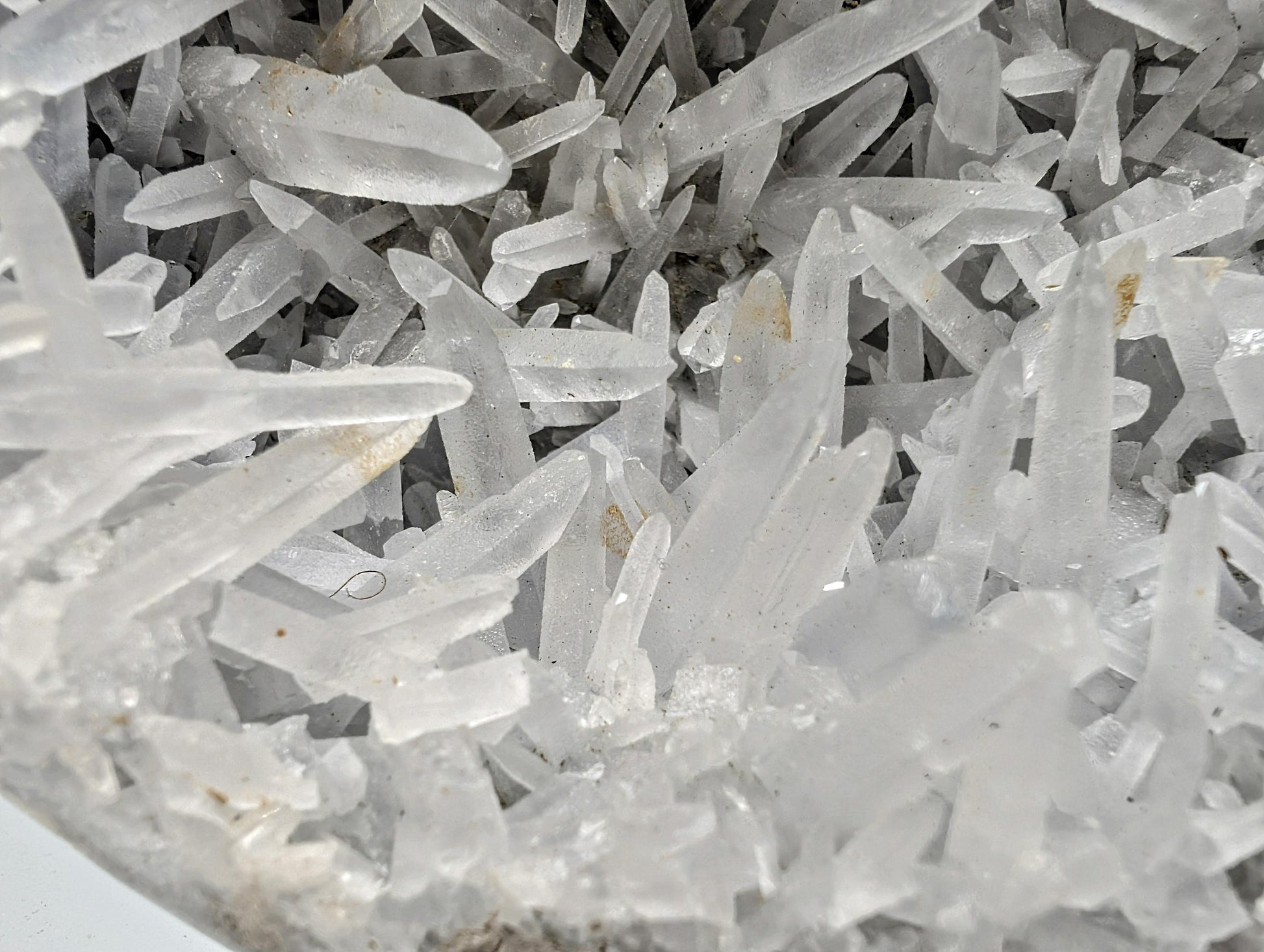 Polished celestite heart, ideal for energy healing and décor