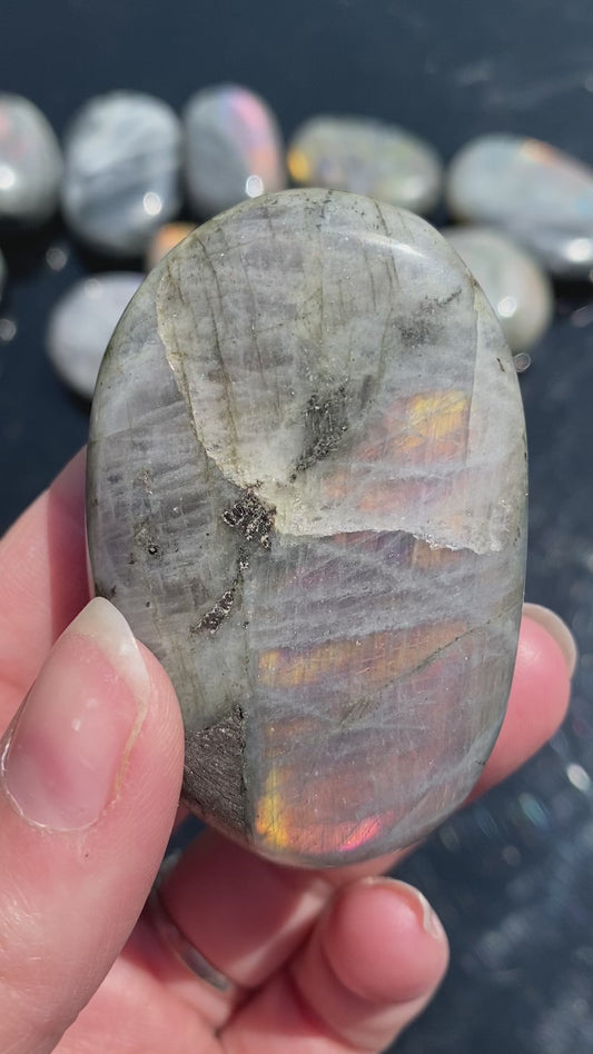 14) High Quality Purple Pink Labradorite Palmstone Madagascar