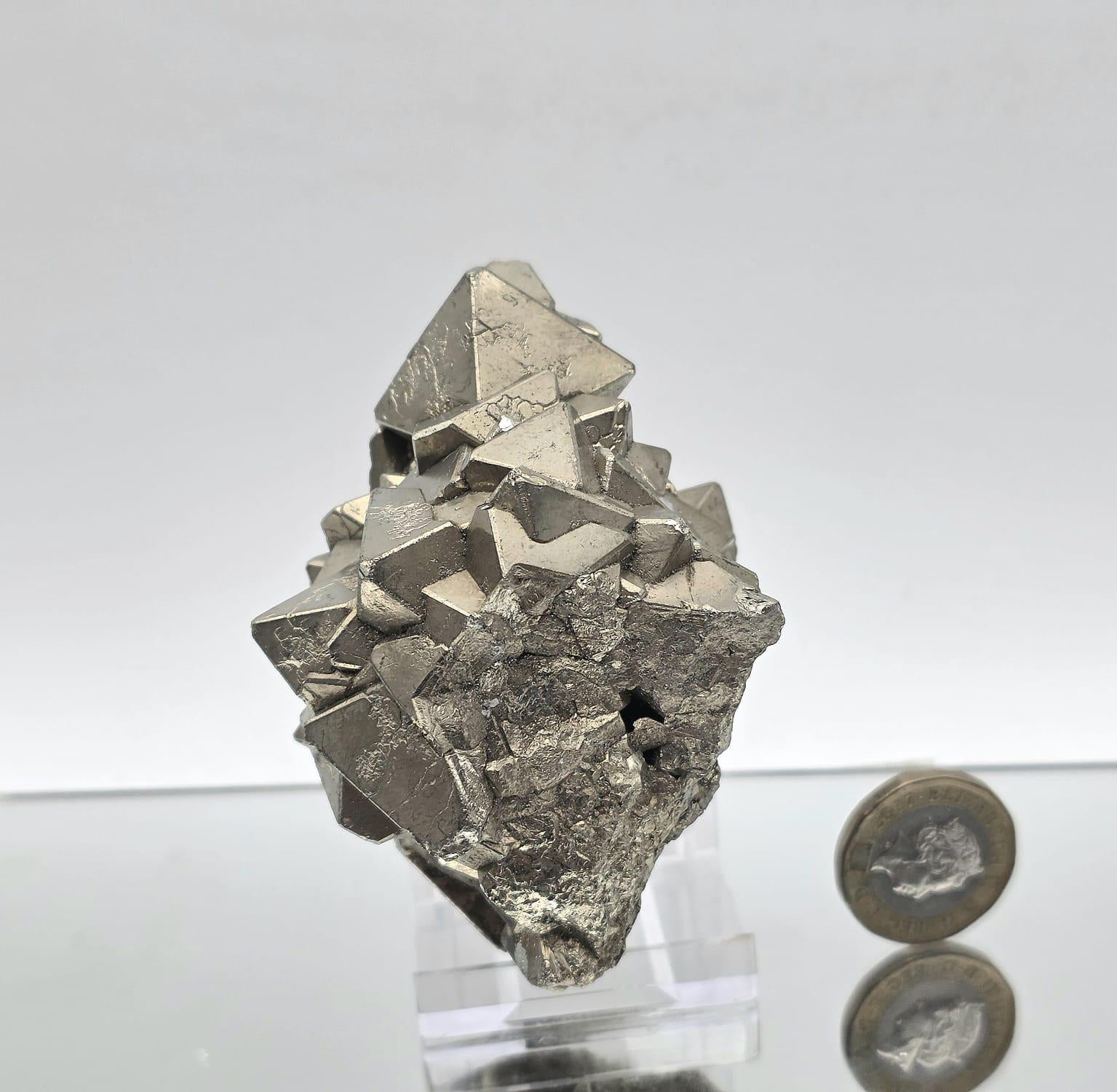 octahedral pyrite crystal detail