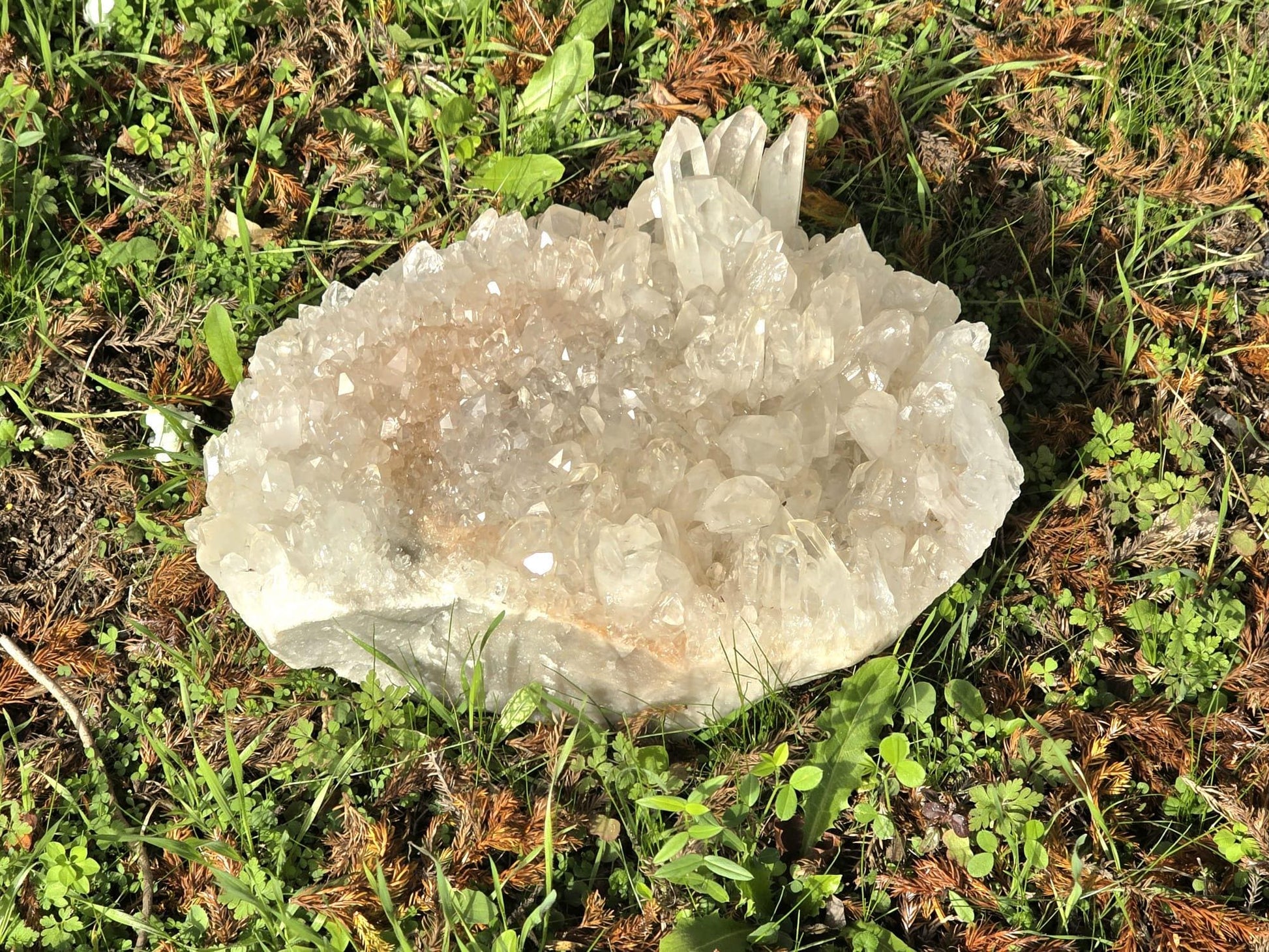 Quartz crystal as decorative piece indoors.