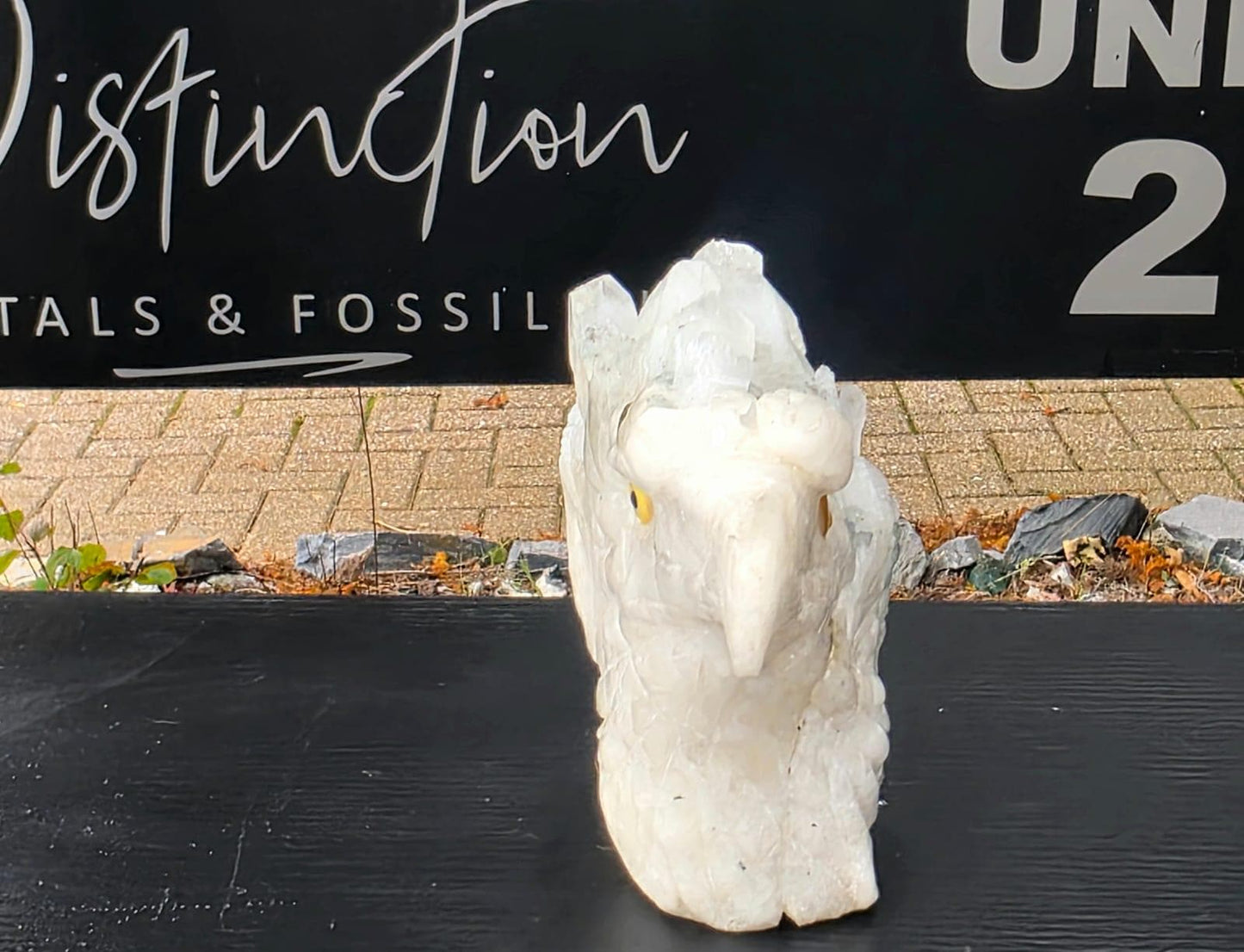 quartz eagle carving displayed as luxury home décor.