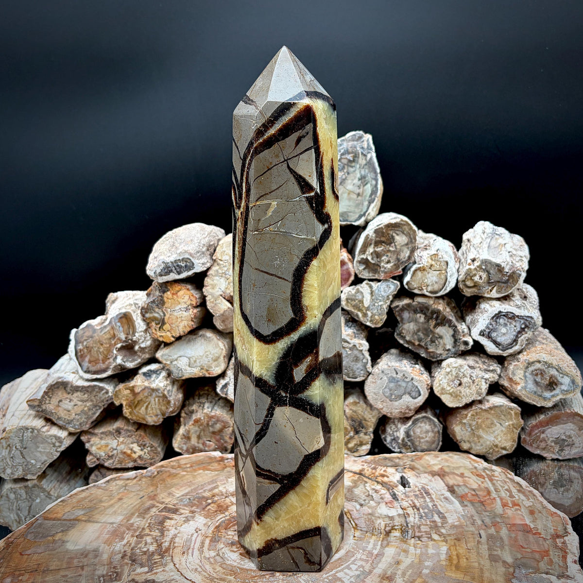 Septarian prism tower for luxury interior decor