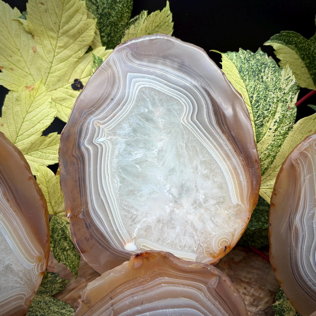 Six-piece natural Agate crystal set weighing 3.3kg
