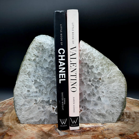 Natural stone Agate bookends adding texture and mineral detail to contemporary bookshelf styling.