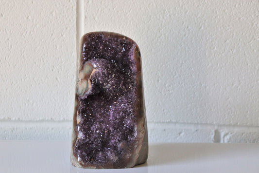 AMU113) Uruguayan Amethyst  Free Standing Quartz Geode Crystal Gift  2.23 KG