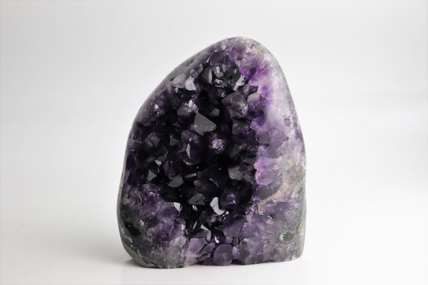 AMU35) Uruguayan Amethyst  Free Standing Quartz Geode Crystal Gift  2.54 KG