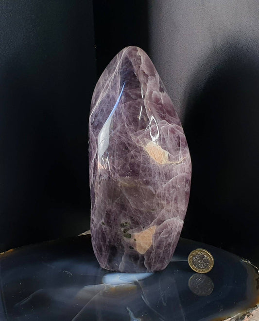 17) Large Anhydrite Crystal Freeform