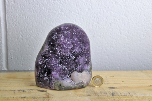 AMU30) Amethyst Crystal Quartz Geode Uruguayan
