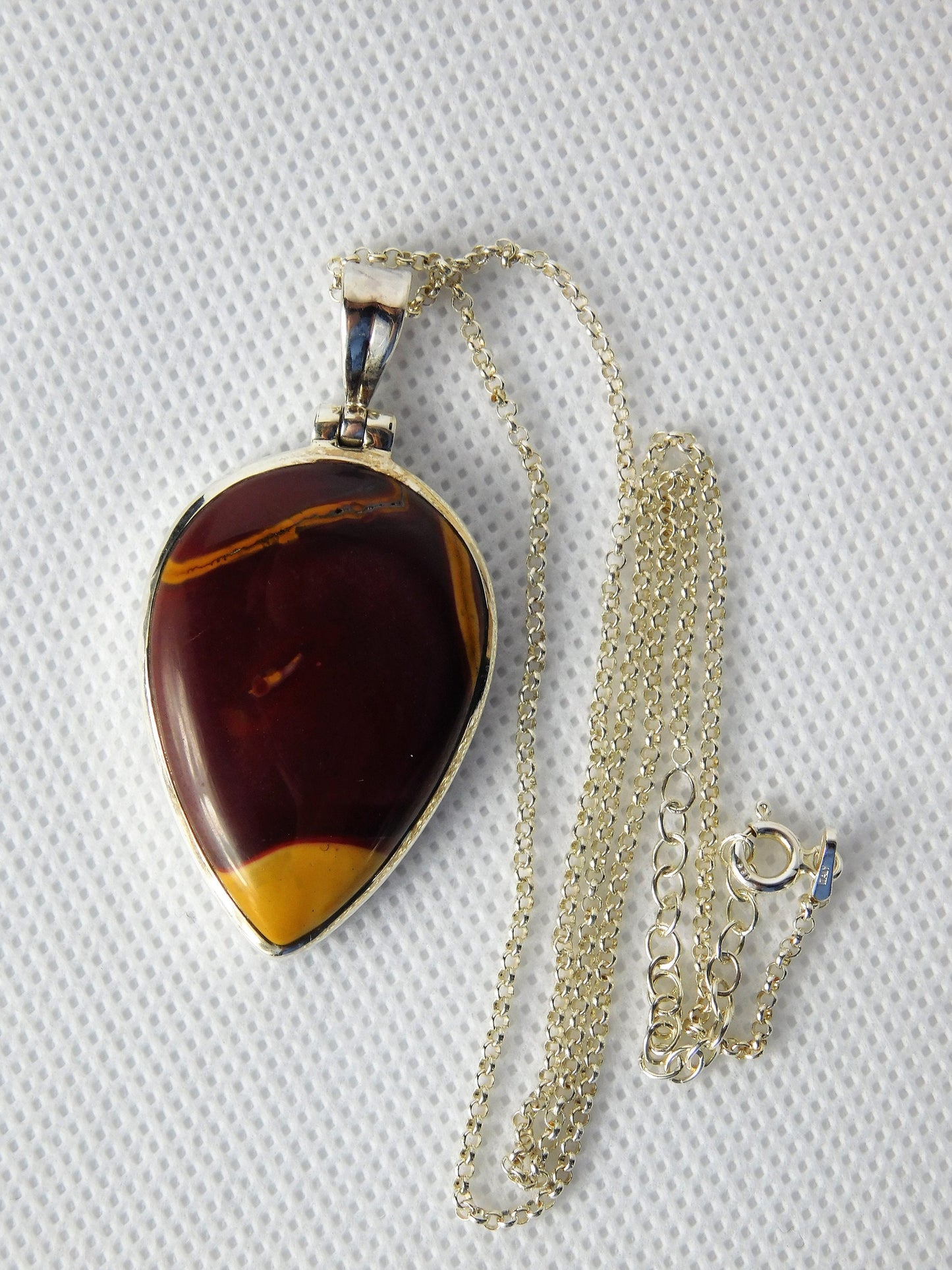41e)  Mookaite Jasper Crystal Pendant 925 Silver +Chain / Necklace