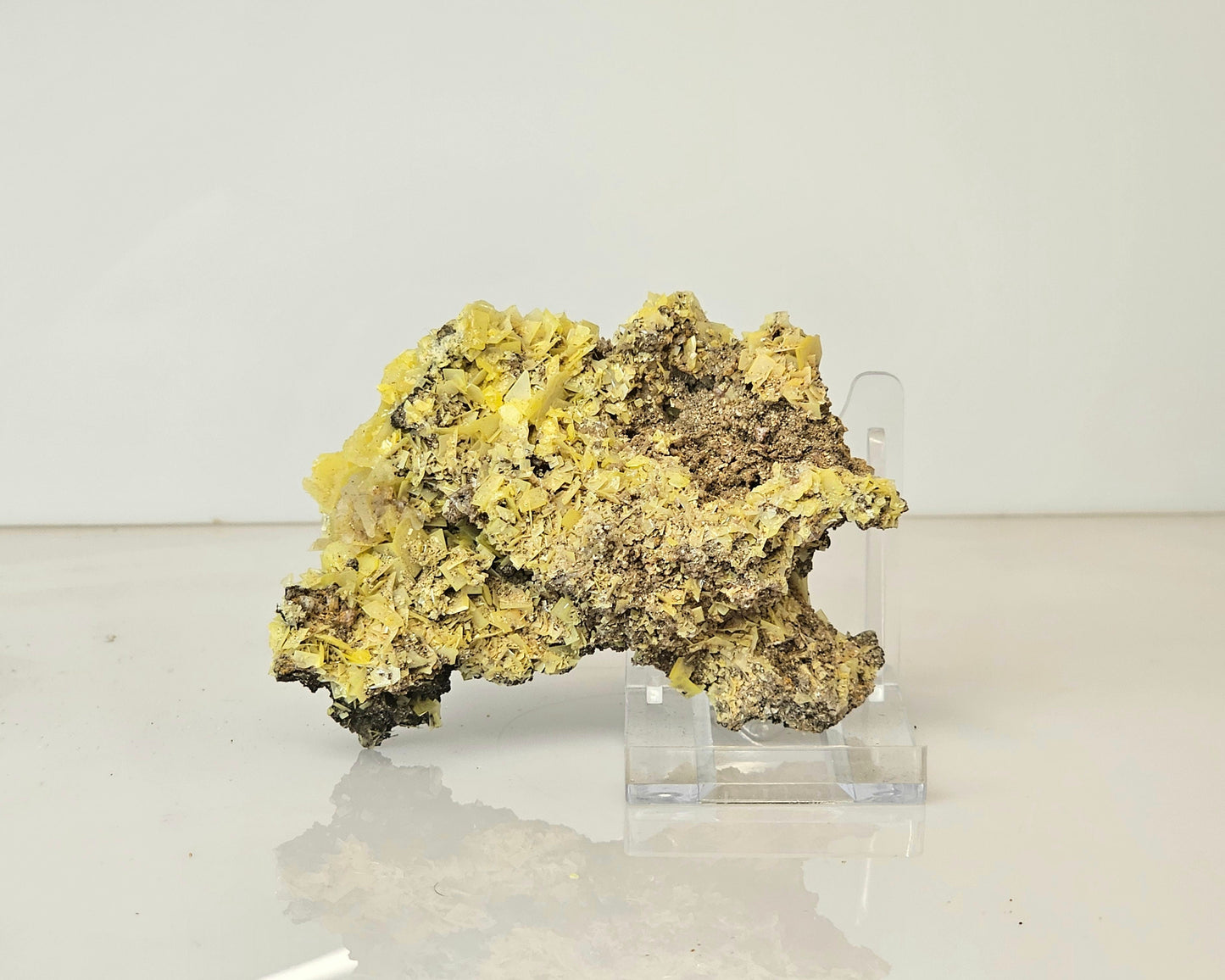 large yellow wulfenite collector crystal specimen 