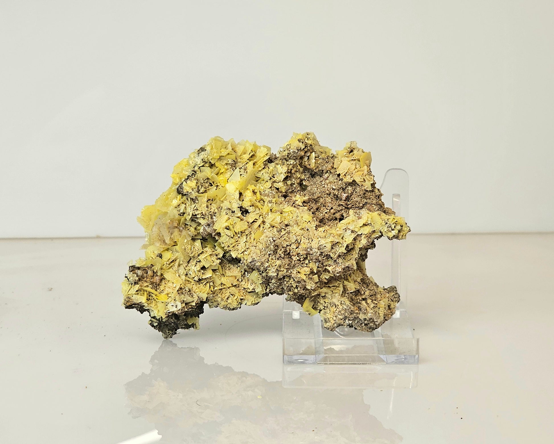 large yellow wulfenite collector crystal specimen 