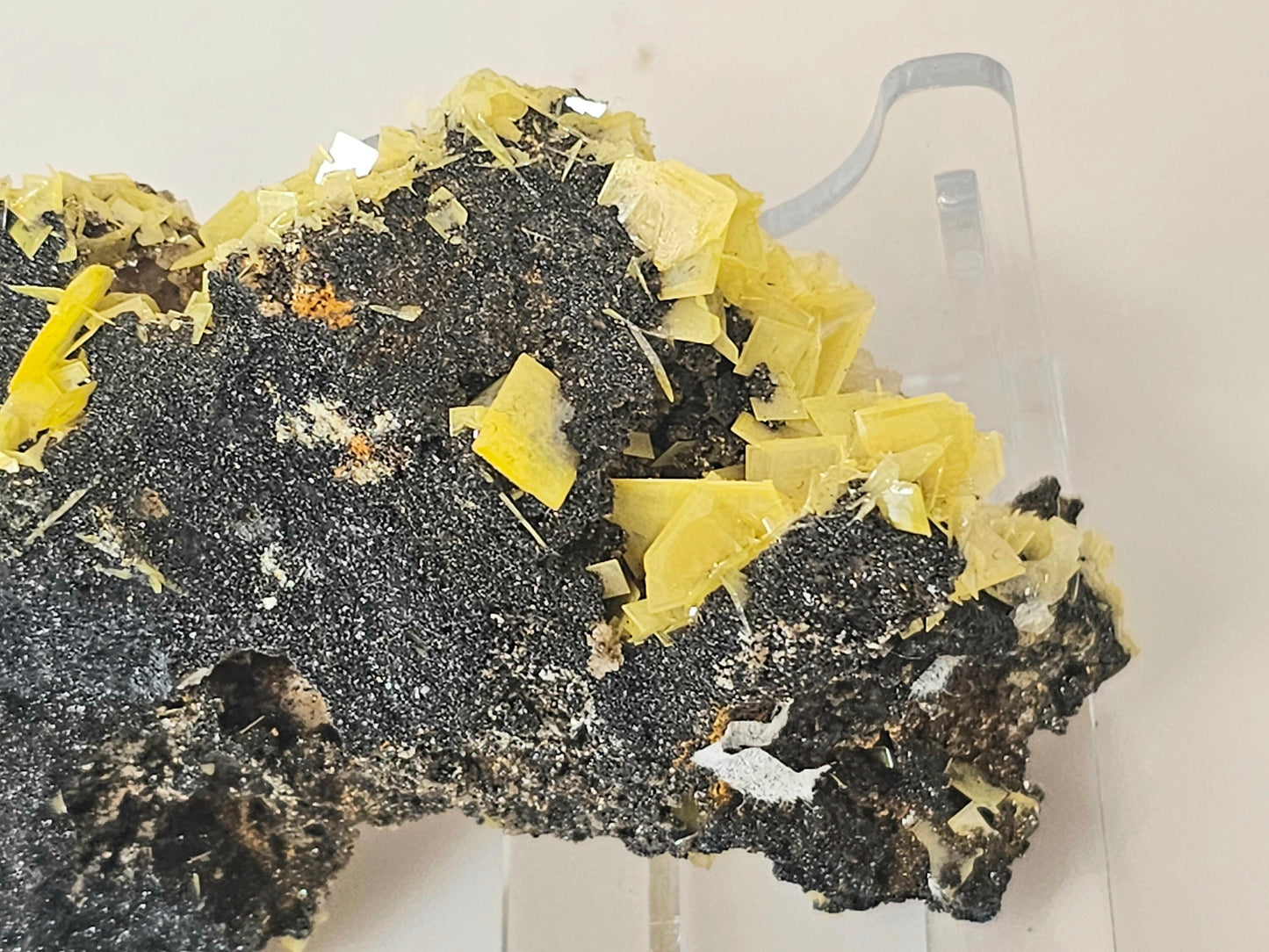 4) Yellow Wulfenite Collectors Piece Crystal Specimen