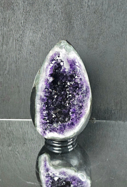 large uruguayan amethyst crystal egg