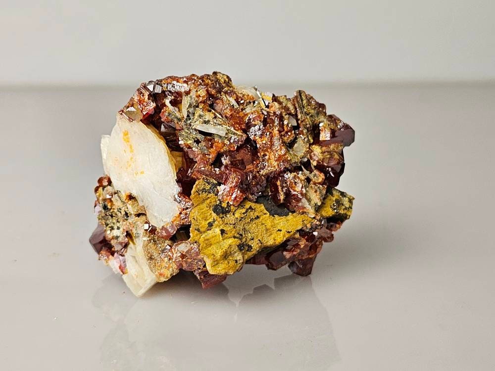 collector crystals high grade large vanadinite on baryte Atlas Mountains 