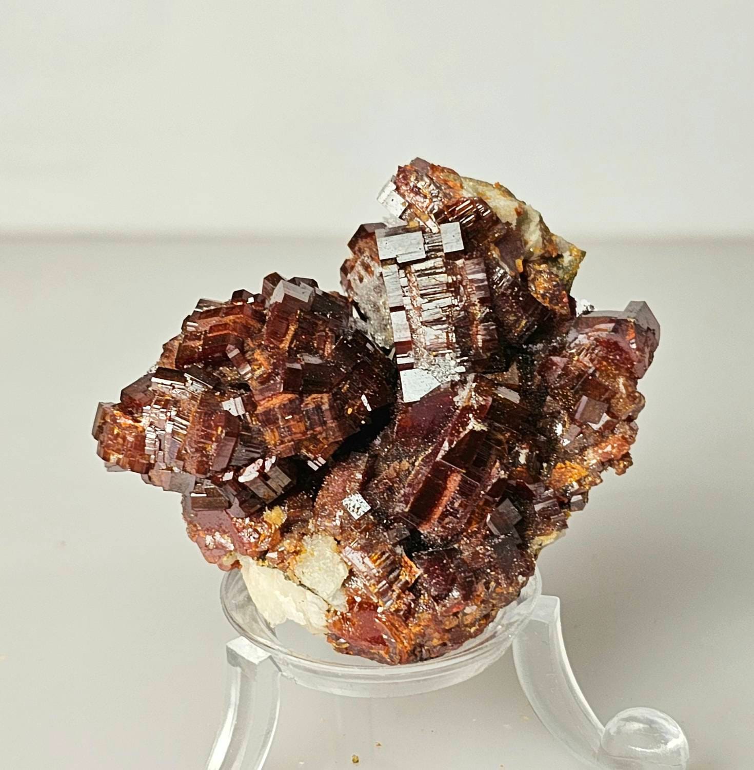 large vanadinite crystal on baryte
